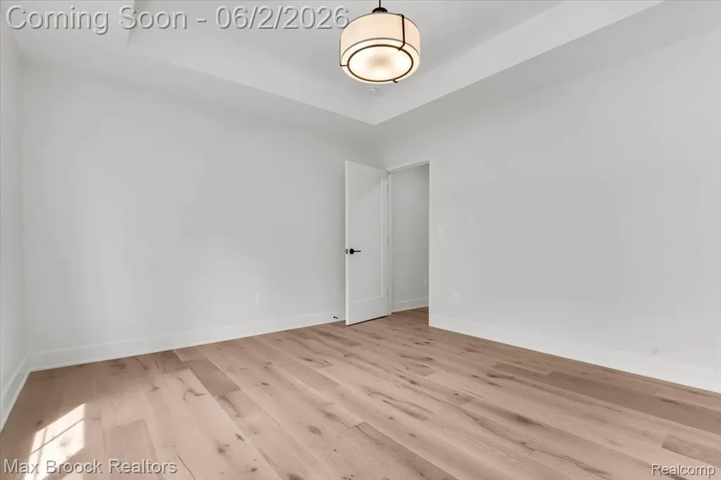 2444 Benjamin Avenue Royal Oak City MI 48073