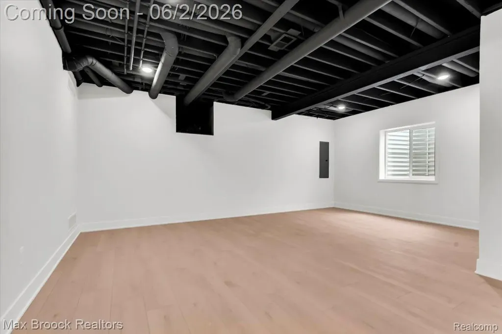 2444 Benjamin Avenue Royal Oak City MI 48073