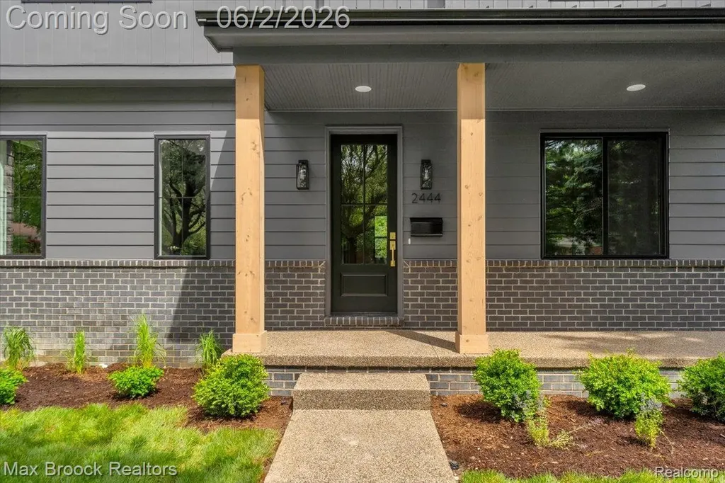 2444 Benjamin Avenue Royal Oak City MI 48073