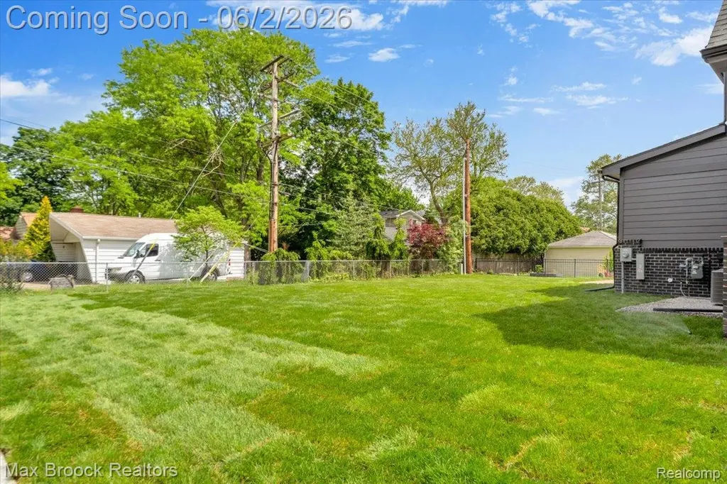 2444 Benjamin Avenue Royal Oak City MI 48073