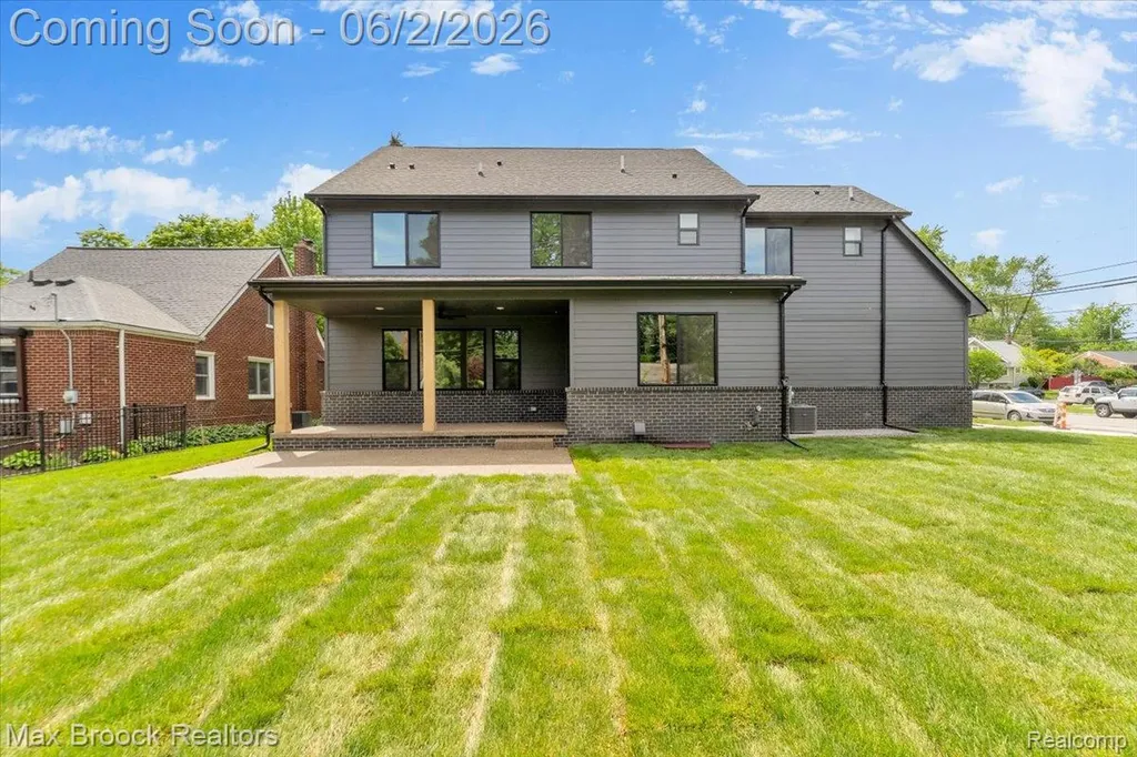 2444 Benjamin Avenue Royal Oak City MI 48073