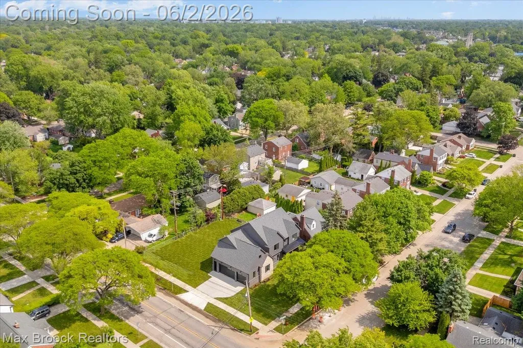 2444 Benjamin Avenue Royal Oak City MI 48073