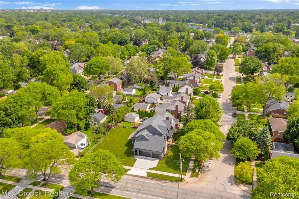 2444 Benjamin Avenue Royal Oak City MI 48073