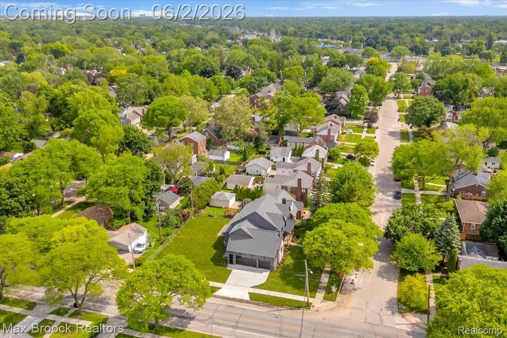 2444 Benjamin Avenue Royal Oak City MI 48073