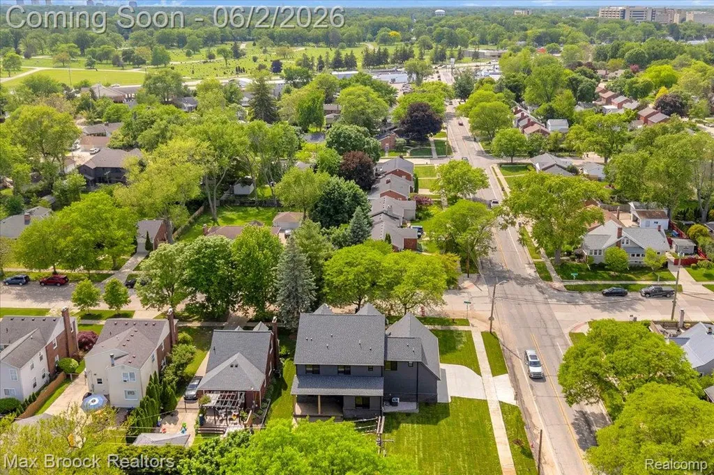 2444 Benjamin Avenue Royal Oak City MI 48073