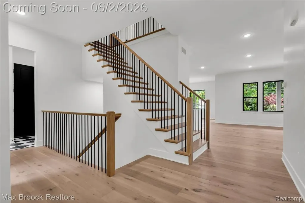 2444 Benjamin Avenue Royal Oak City MI 48073