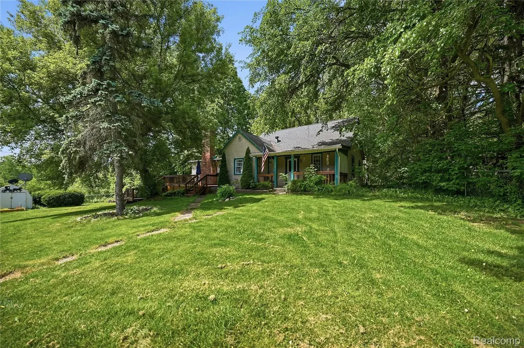6790 Weyer Road Imlay City City MI 48444