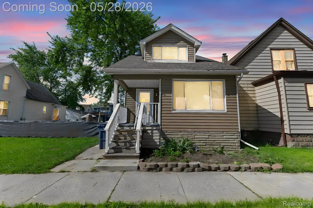 74 Pine Street River Rouge City MI 48218