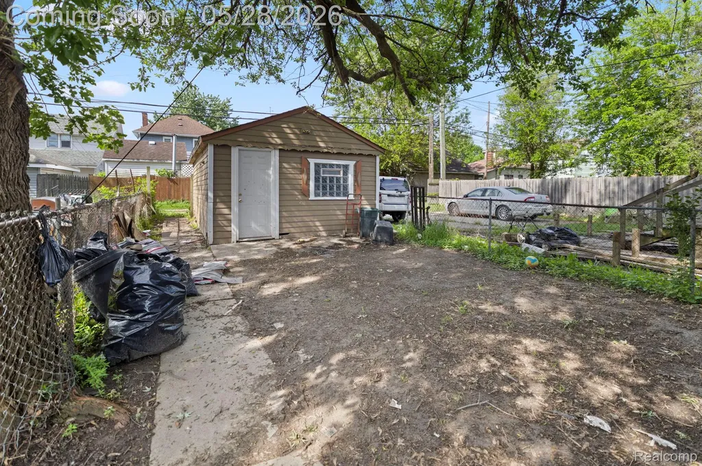 74 Pine Street River Rouge City MI 48218