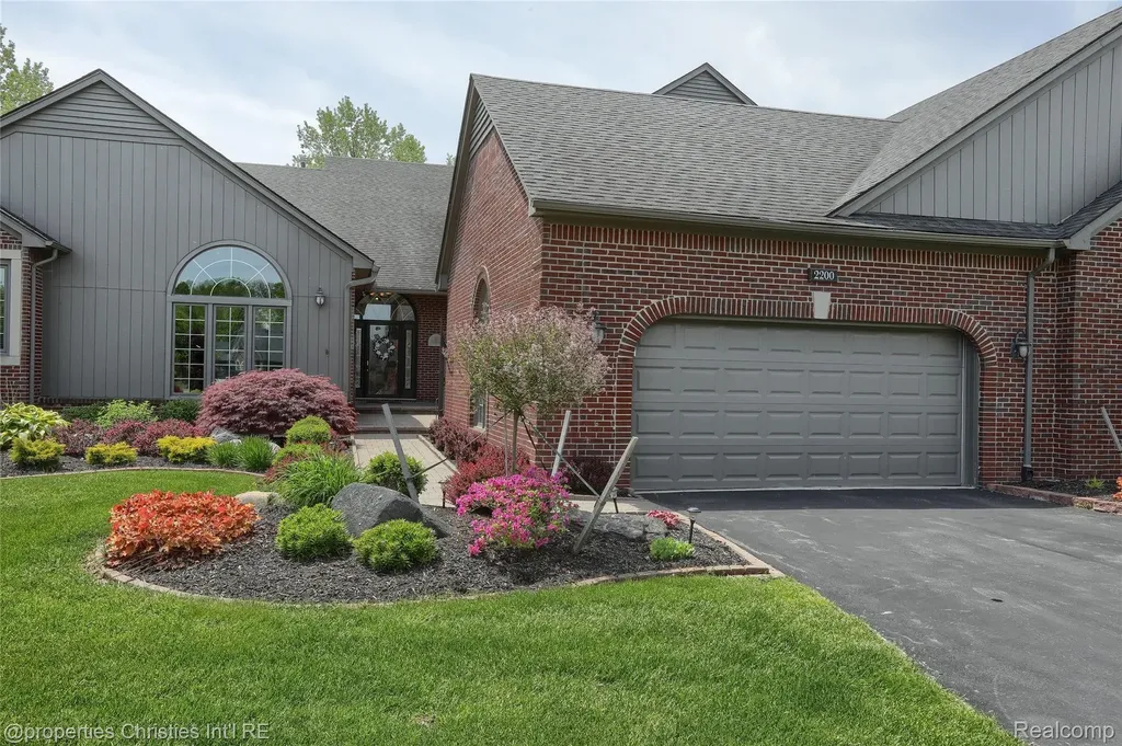 2200 Barberry Drive Shelby Charter Township MI 48316