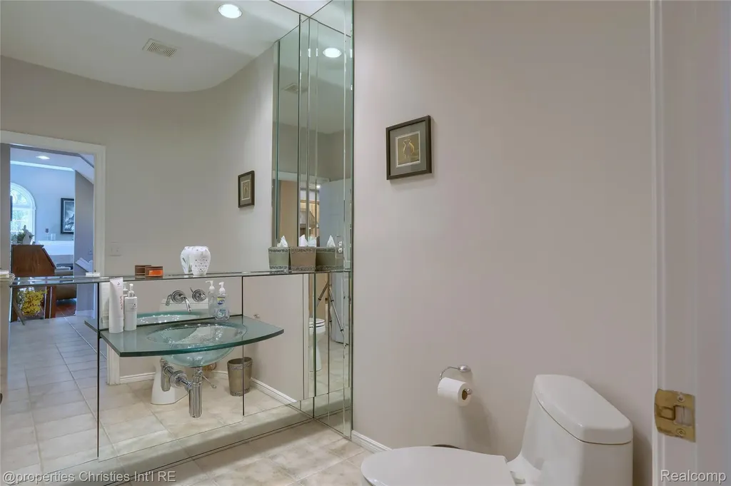2200 Barberry Drive Shelby Charter Township MI 48316