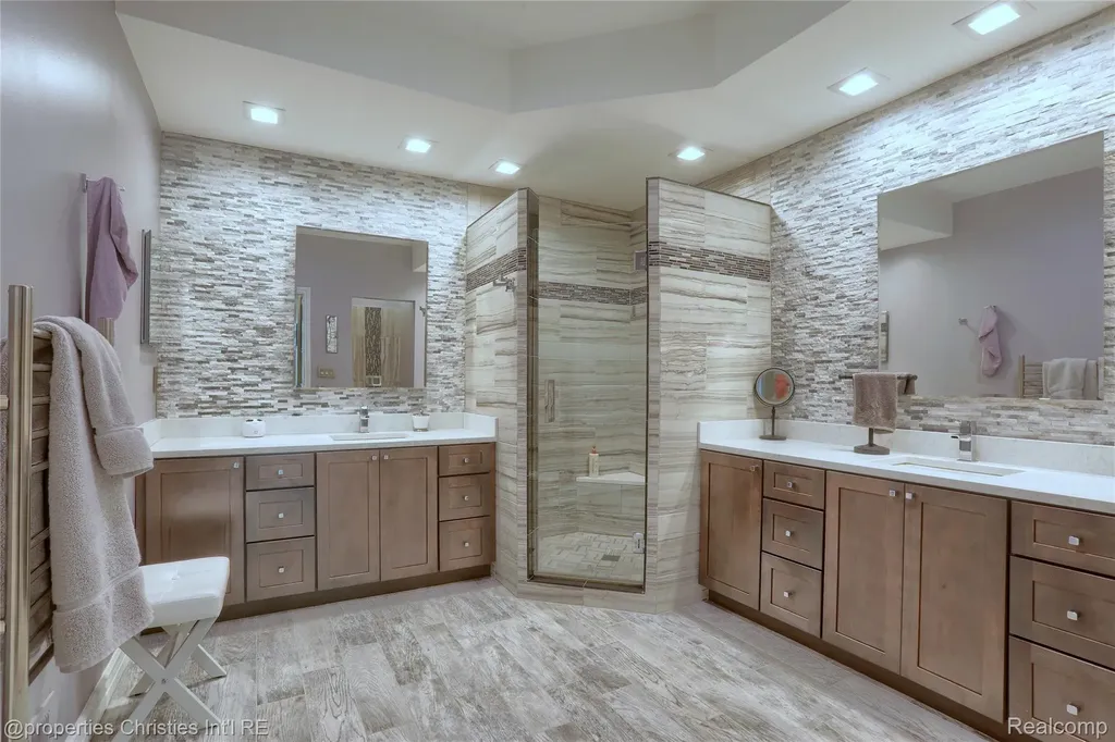 2200 Barberry Drive Shelby Charter Township MI 48316