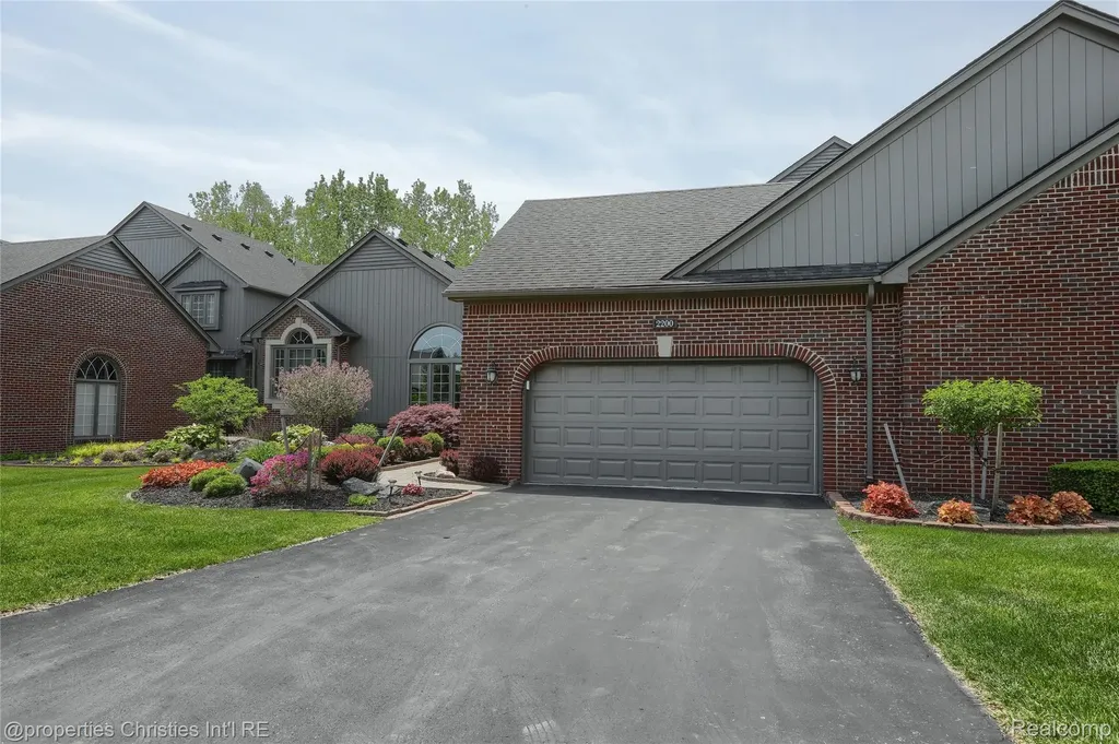 2200 Barberry Drive Shelby Charter Township MI 48316
