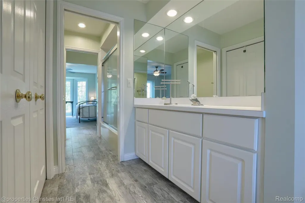 2200 Barberry Drive Shelby Charter Township MI 48316