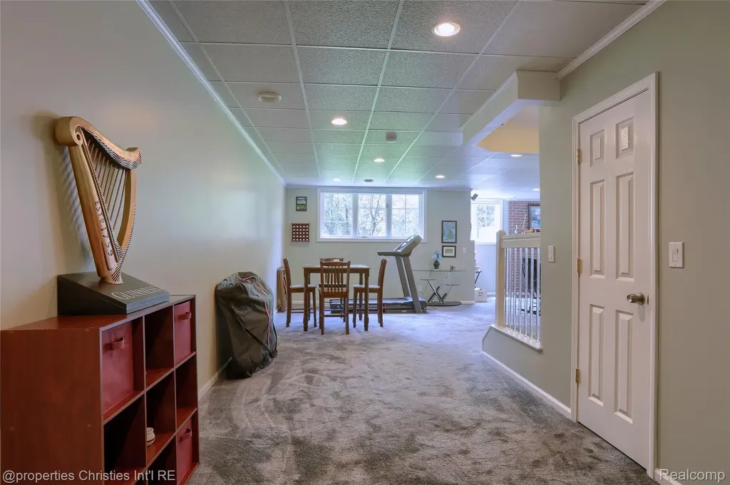 2200 Barberry Drive Shelby Charter Township MI 48316