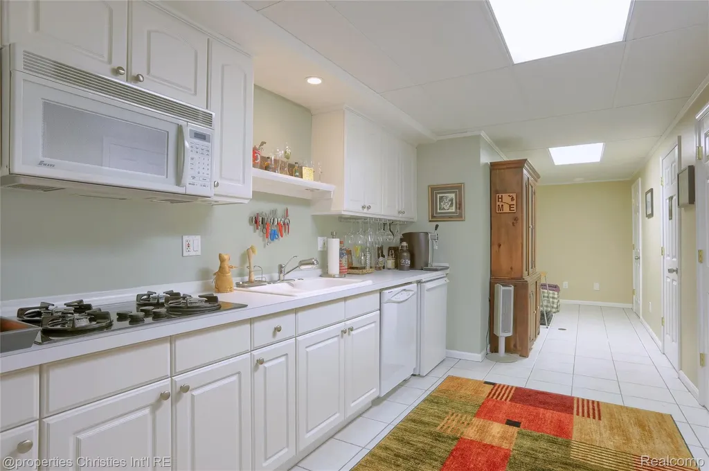 2200 Barberry Drive Shelby Charter Township MI 48316