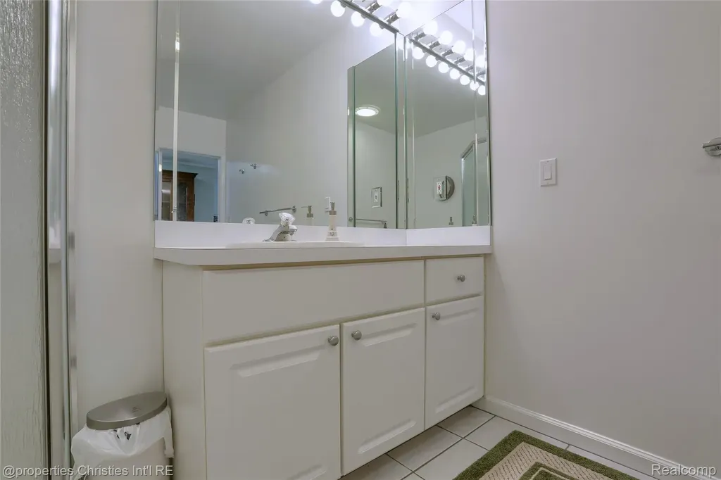 2200 Barberry Drive Shelby Charter Township MI 48316