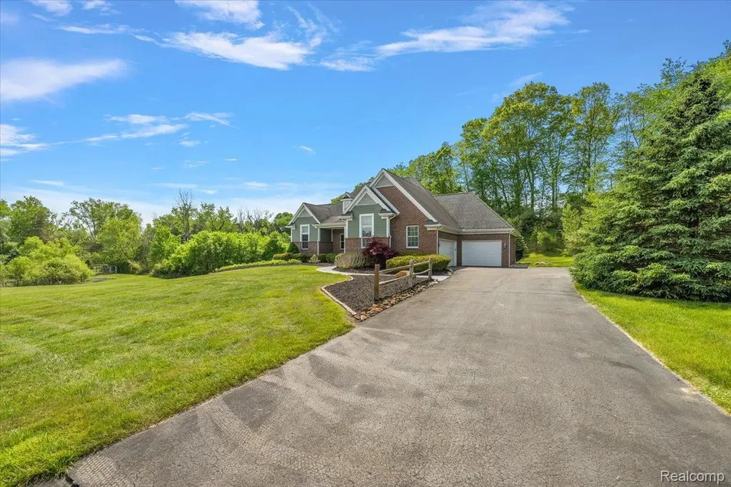 7707 Darcy Lane Independence Charter Township MI 48348