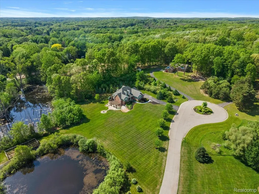 7707 Darcy Lane Independence Charter Township MI 48348