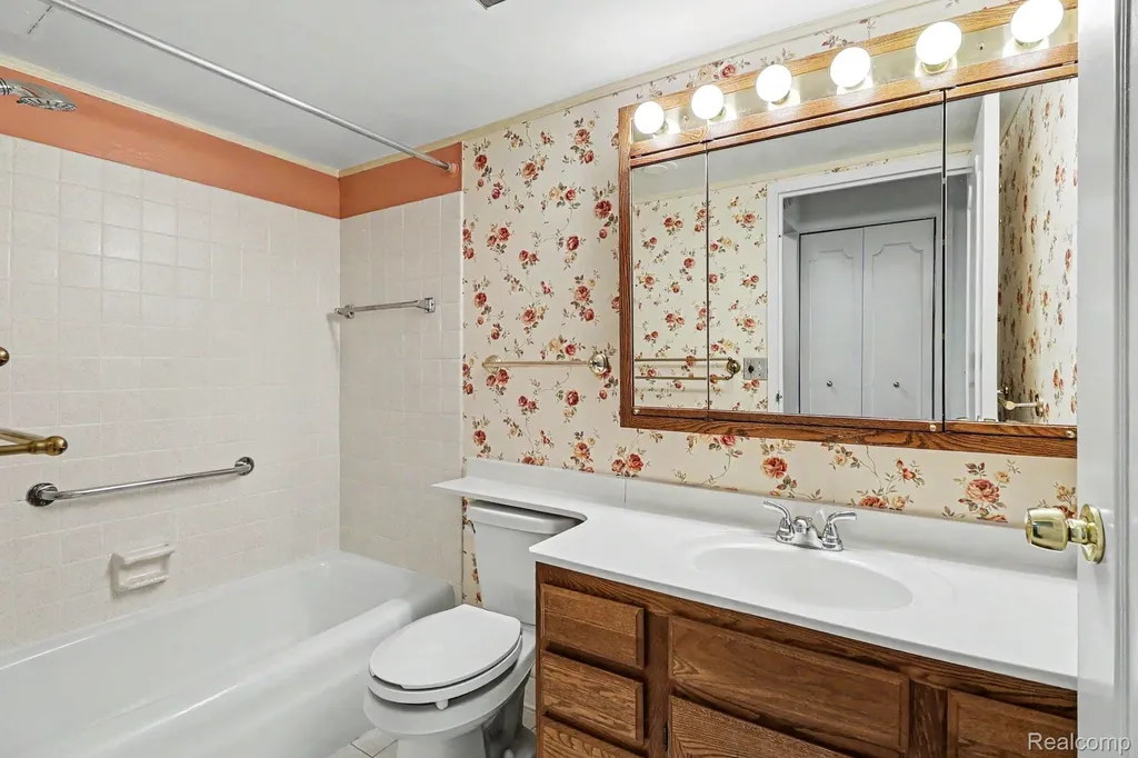 21800 Morley Avenue Dearborn City MI 48124