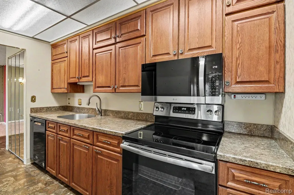 21800 Morley Avenue Dearborn City MI 48124