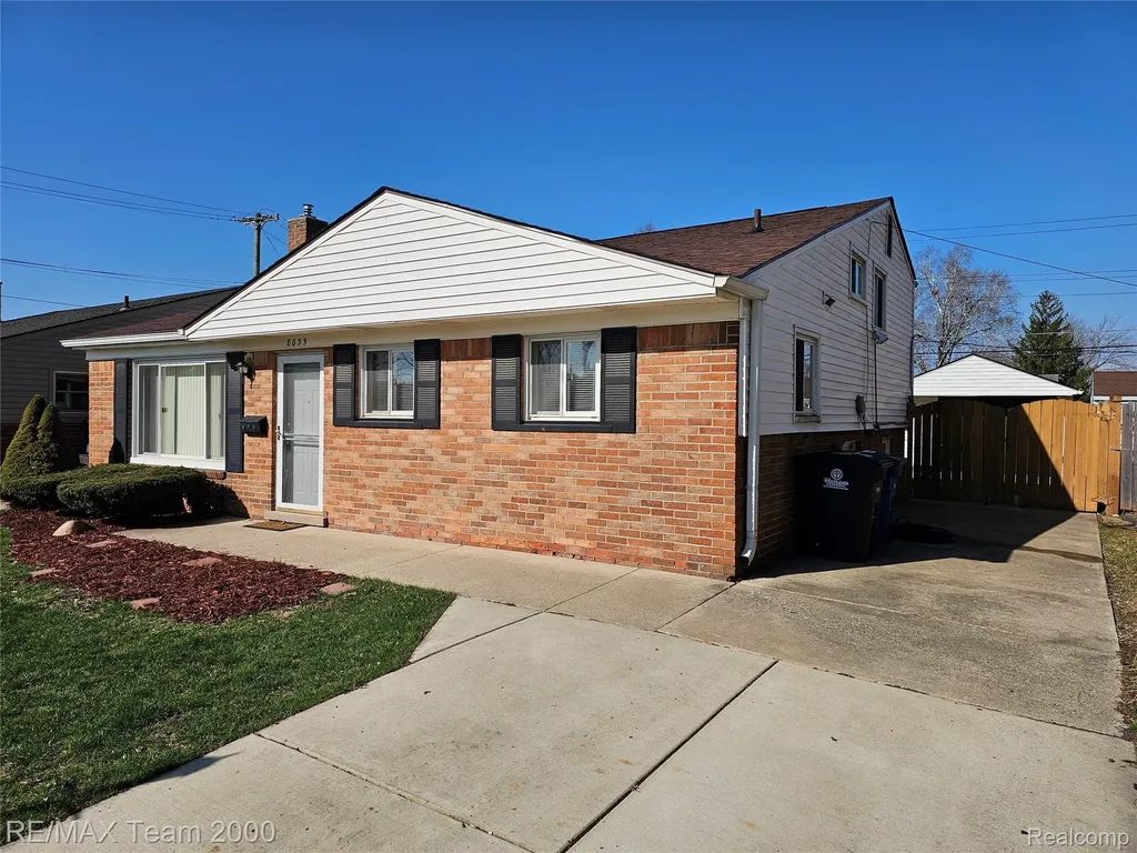 8035 Donna Street Westland City MI 48185