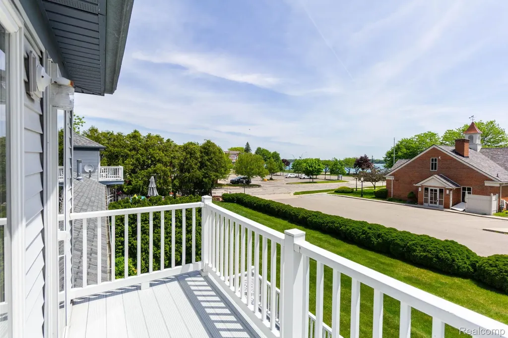 304 Heritage Way Clay Township MI 48001