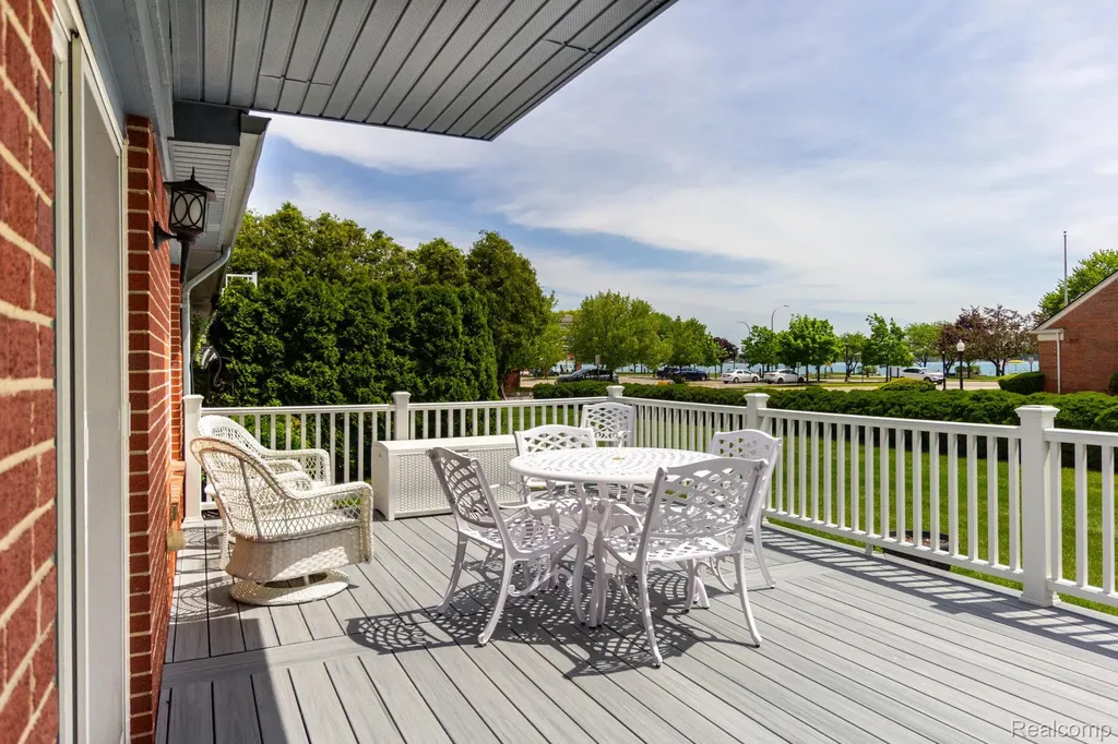 304 Heritage Way Clay Township MI 48001