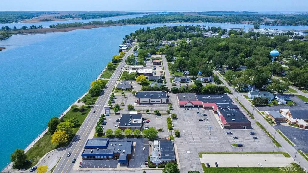 304 Heritage Way Clay Township MI 48001