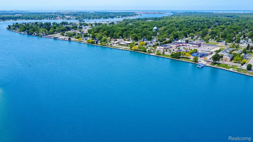 304 Heritage Way Clay Township MI 48001