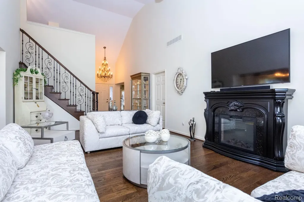 304 Heritage Way Clay Township MI 48001