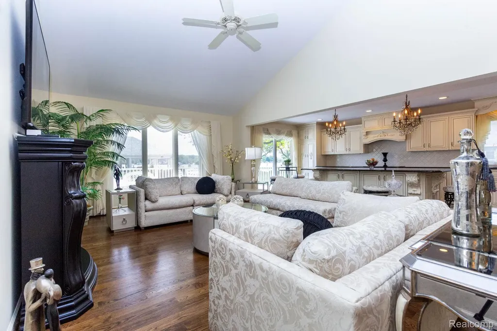304 Heritage Way Clay Township MI 48001