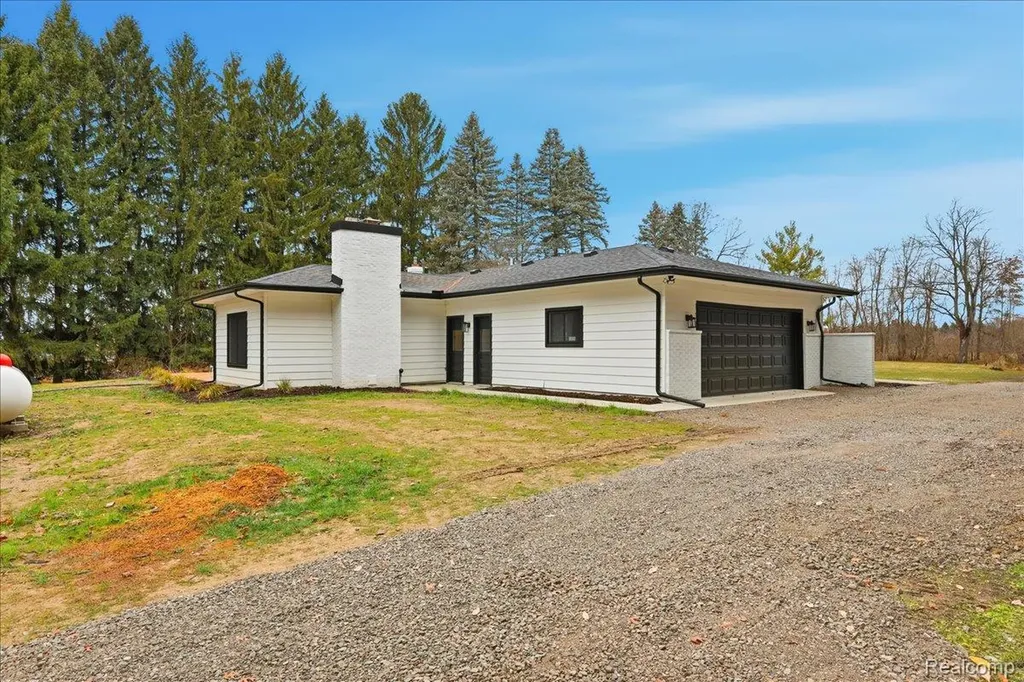 3643 Noble Road Addison Township MI 48370