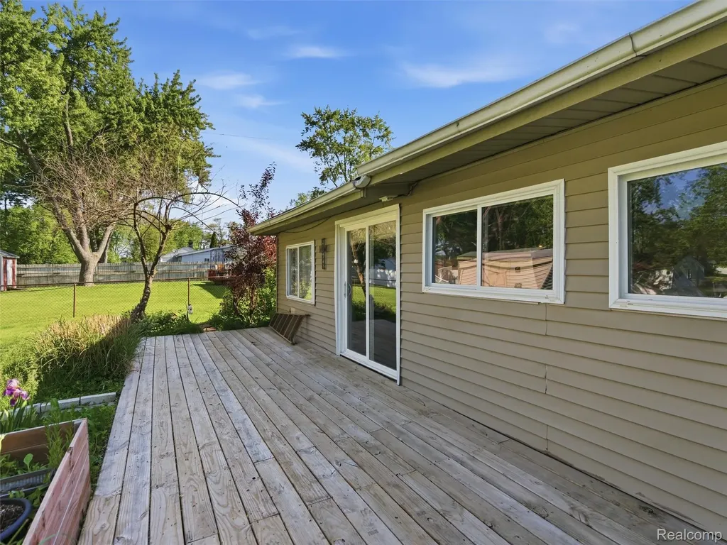 3557 Frankman Avenue Waterford Charter Township MI 48329