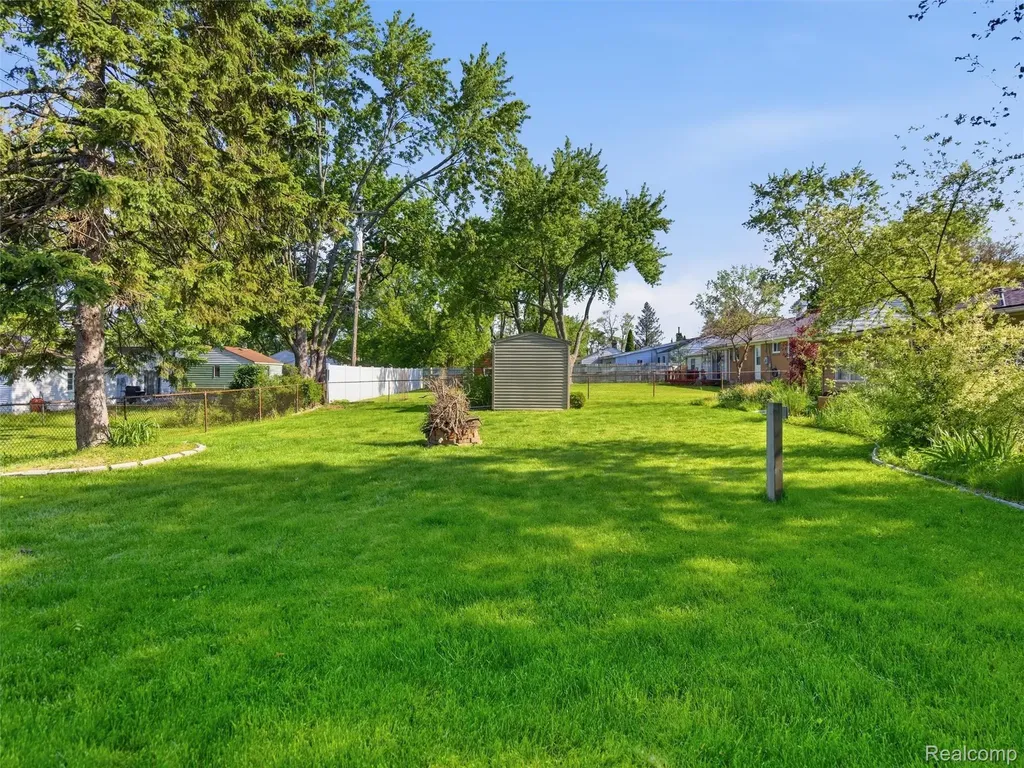 3557 Frankman Avenue Waterford Charter Township MI 48329