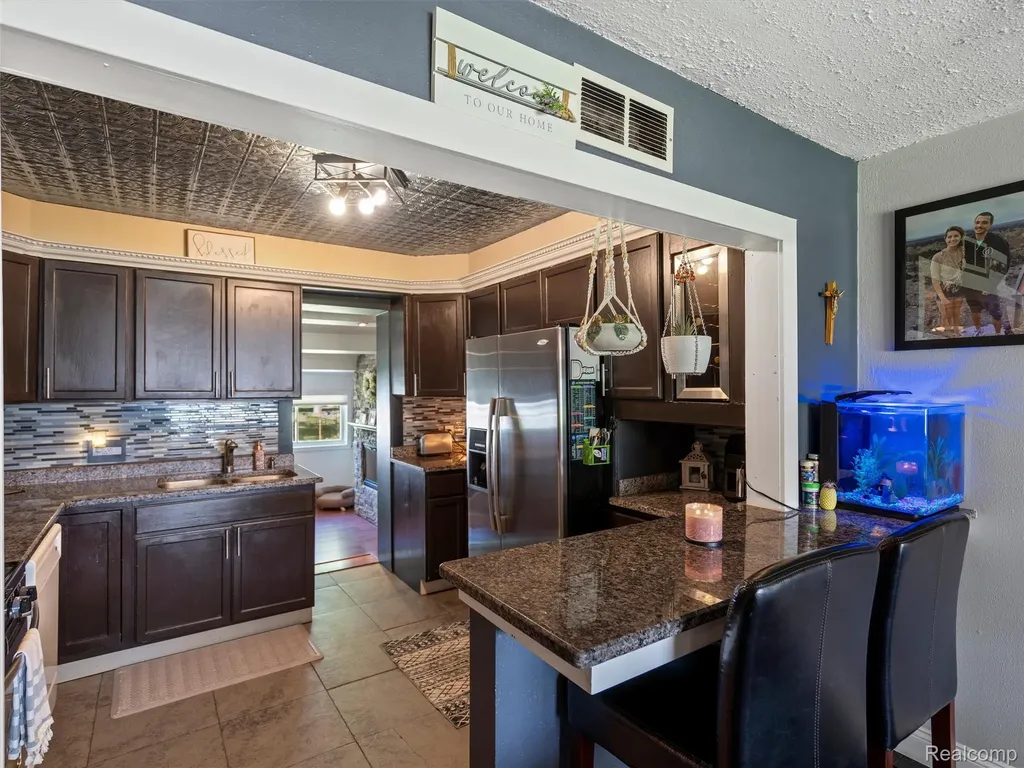 3557 Frankman Avenue Waterford Charter Township MI 48329
