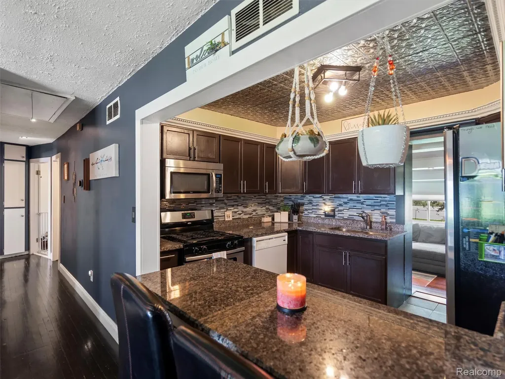 3557 Frankman Avenue Waterford Charter Township MI 48329