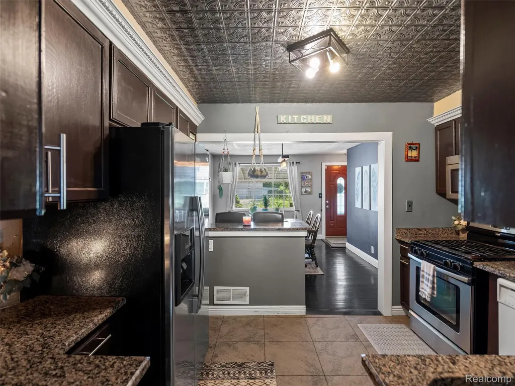 3557 Frankman Avenue Waterford Charter Township MI 48329