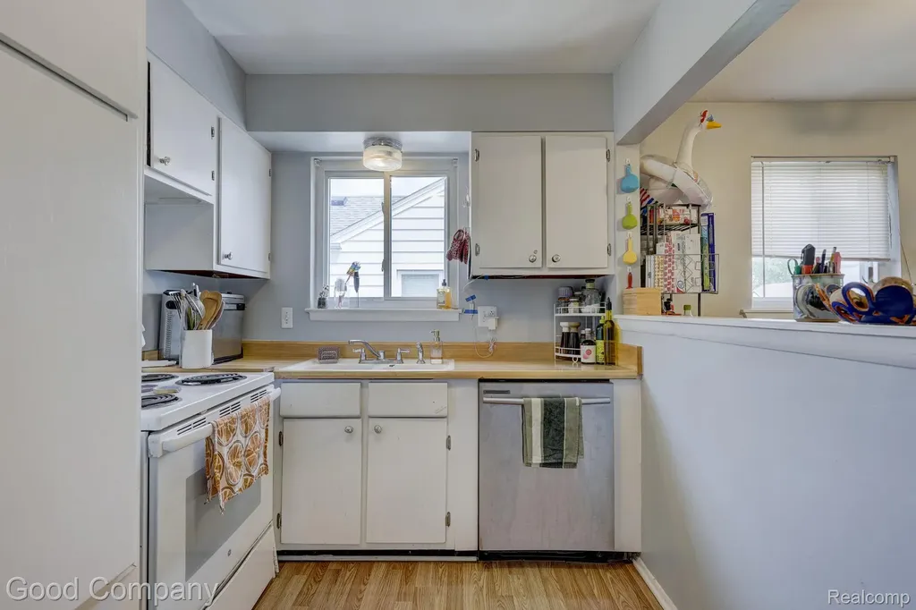 1341 E Breckenridge Street Ferndale City MI 48220