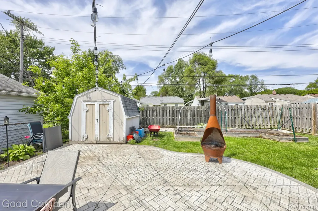 1341 E Breckenridge Street Ferndale City MI 48220