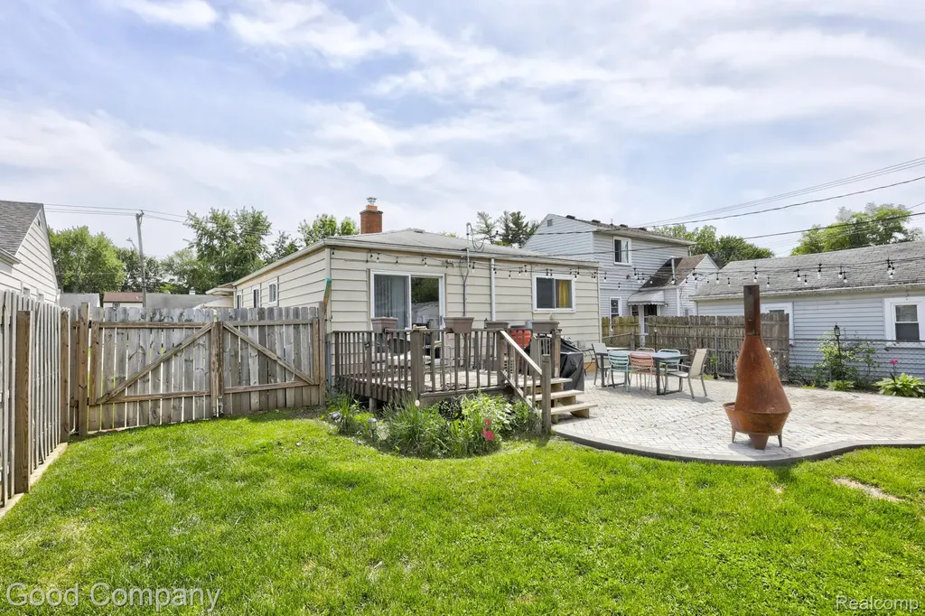 1341 E Breckenridge Street Ferndale City MI 48220