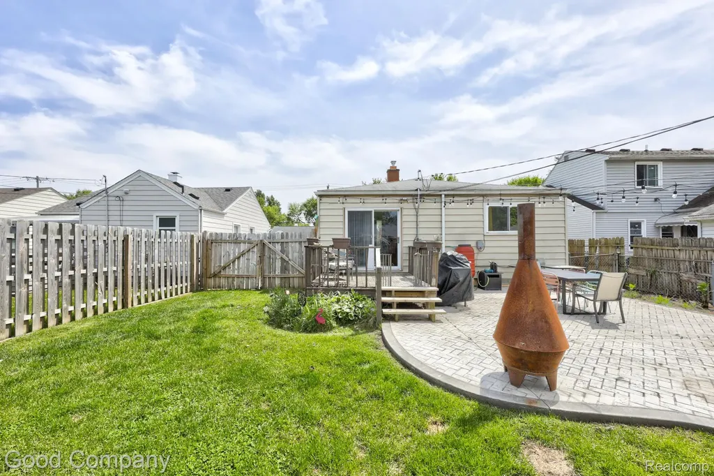 1341 E Breckenridge Street Ferndale City MI 48220