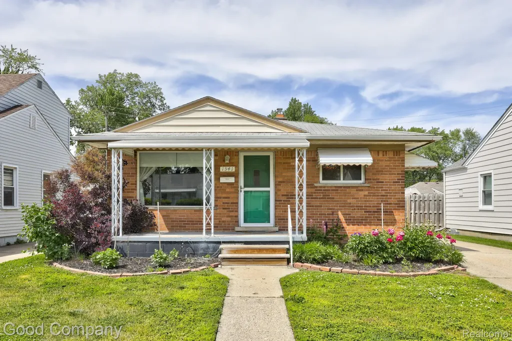1341 E Breckenridge Street Ferndale City MI 48220