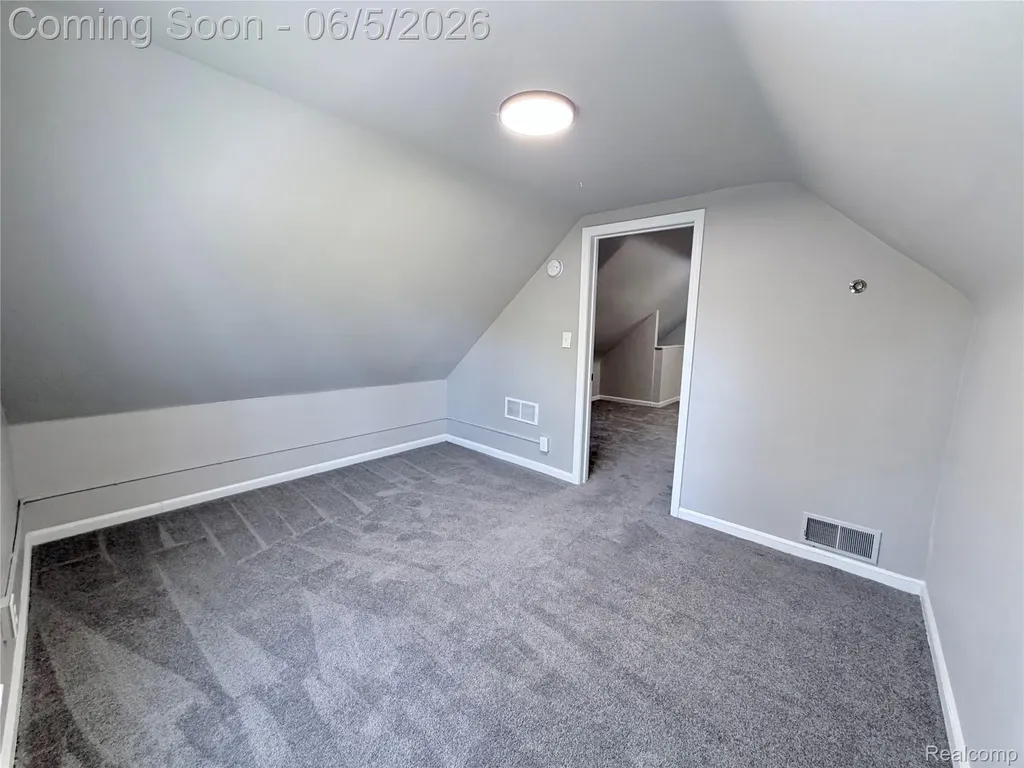 2712 Vanness Street Port Huron City MI 48060