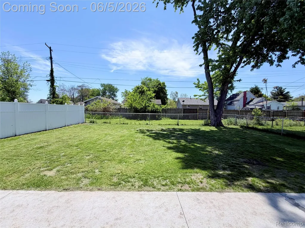 2712 Vanness Street Port Huron City MI 48060