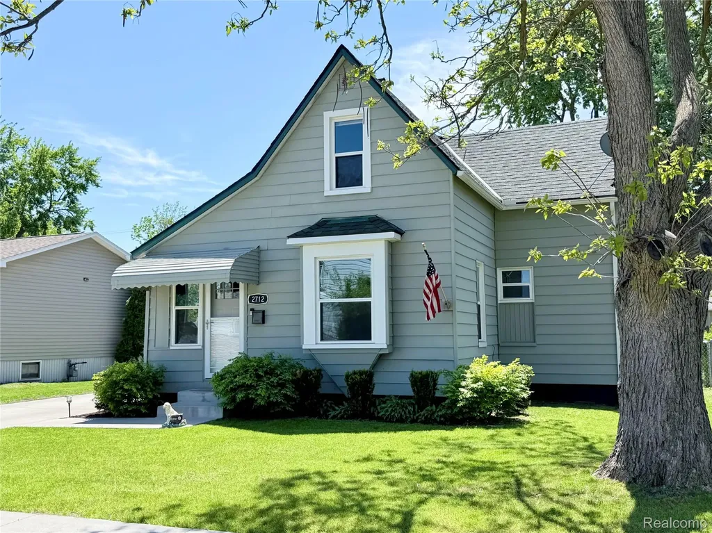2712 Vanness Street Port Huron City MI 48060