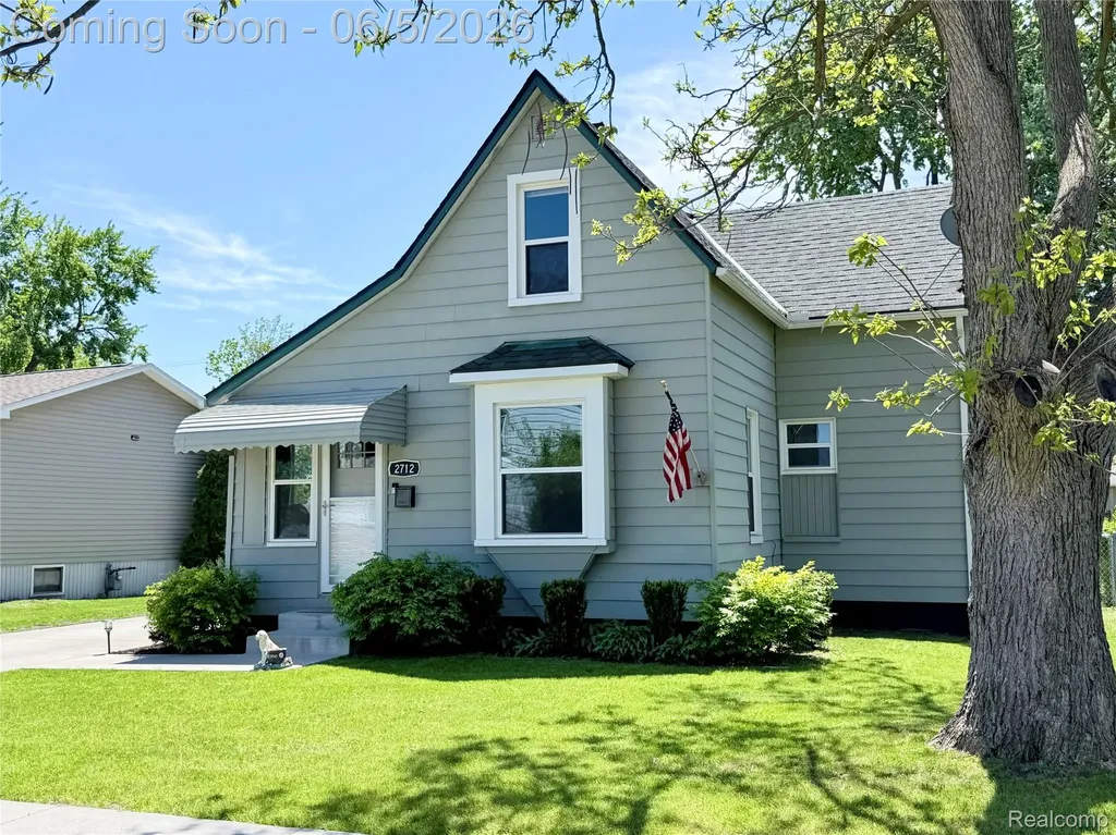 2712 Vanness Street Port Huron City MI 48060