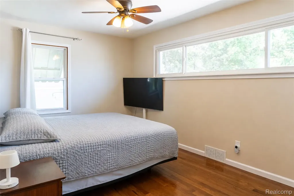 70 W Hamlin Road Rochester City MI 48307