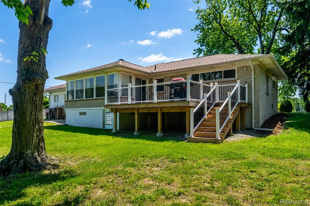 70 W Hamlin Road Rochester City MI 48307