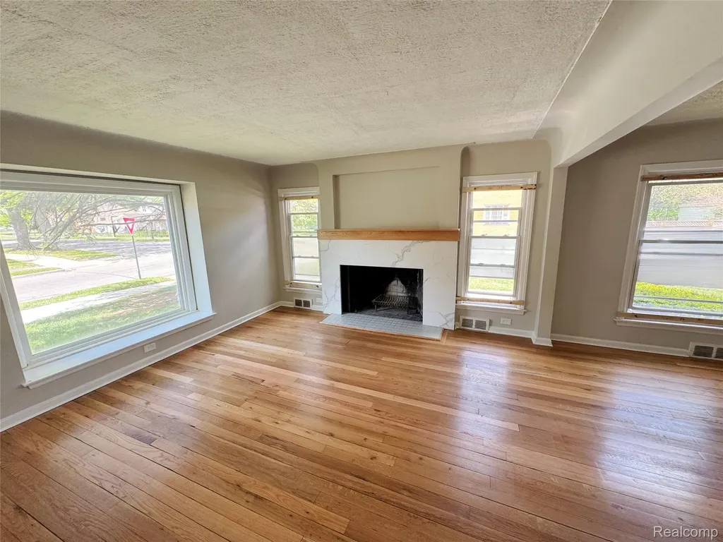 19210 Patton Street Detroit City MI 48219